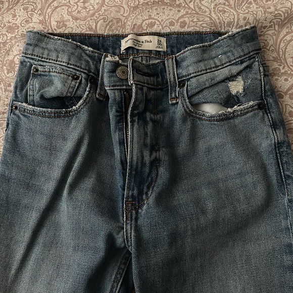 Jeans - Picture 2 of 3